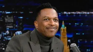 Leslie Odom Jr., Chloe Fineman, RAYE