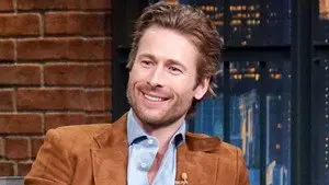 Glen Powell, Anna Sawai